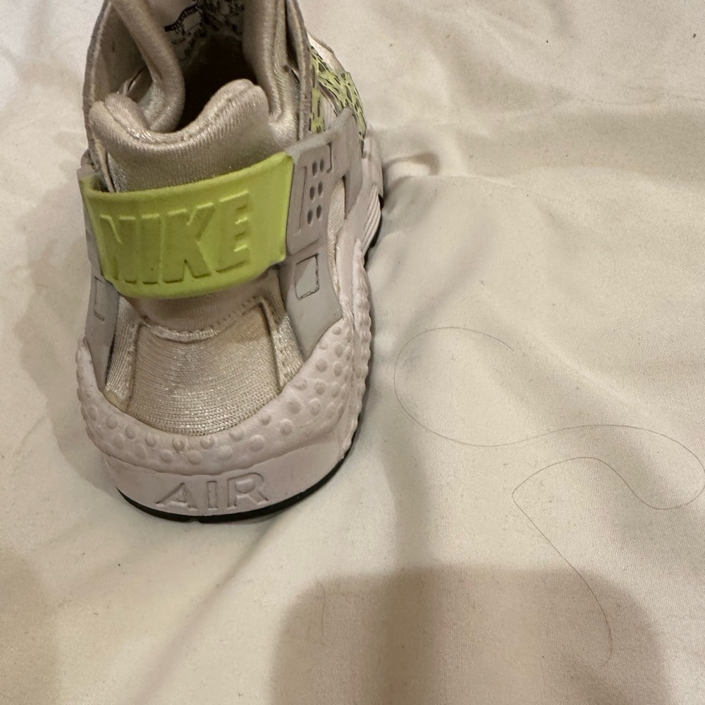 Women’s shoes